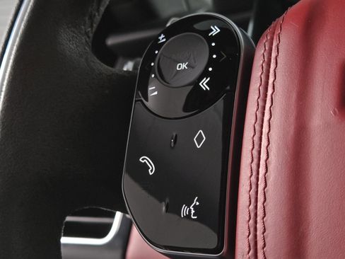 Used 2021 Land Rover Range Rover Sport HST image 25