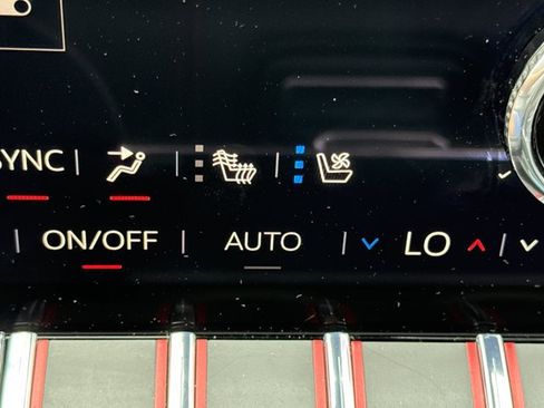 Used 2025 GMC Yukon AT4 Ultimate w/ LPO, Floor Liner Package AWD/4WD image 26