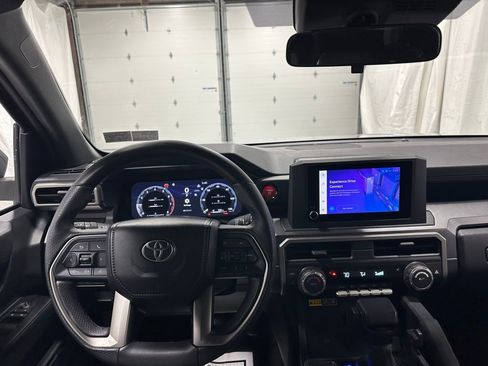 Used 2025 Toyota 4Runner TRD Off-Road image 16