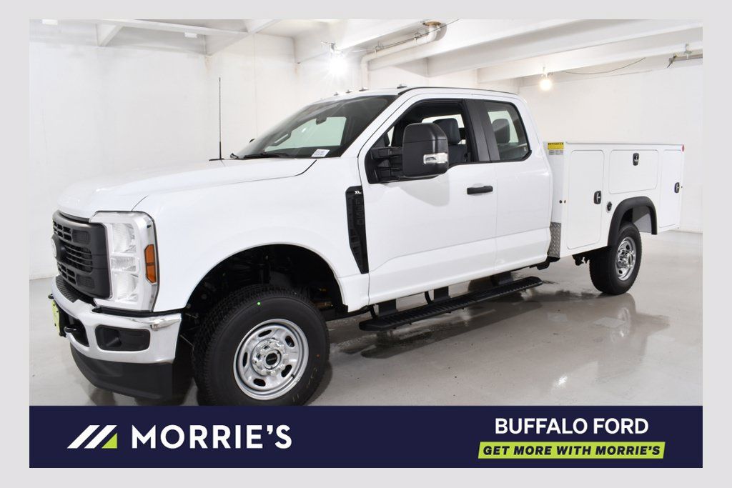 New 2027 Ford F350 XL w/ XL Driver Assist Package AWD/4WD image 1