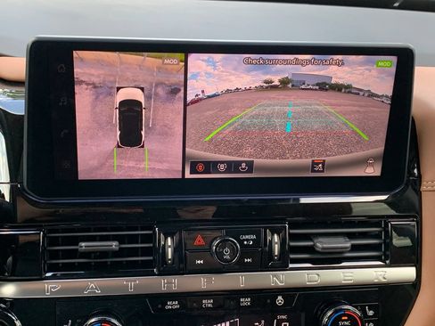 New 2026 Nissan Pathfinder Platinum FWD image 24