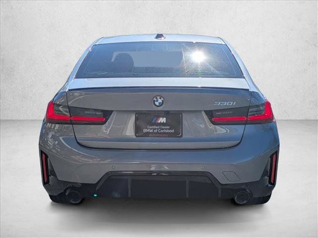 Used 2026 BMW 330i Sedan w/ M Sport Package RWD image 4