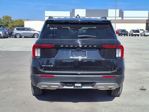 New 2026 Ford Explorer Active w/ Active Comfort Package image 5