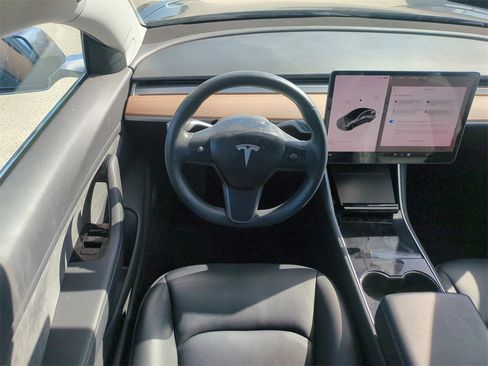 Used 2018 Tesla Model 3 Long Range image 15