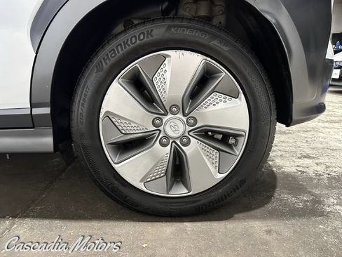 Used 2020 Hyundai Kona Limited w/ Cargo Package FWD image 30
