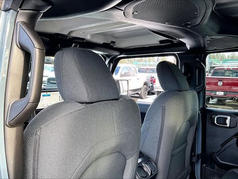 New 2026 Jeep Gladiator Sport image 12