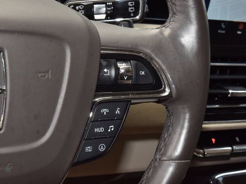 Used 2022 Lincoln Navigator Reserve AWD/4WD image 25