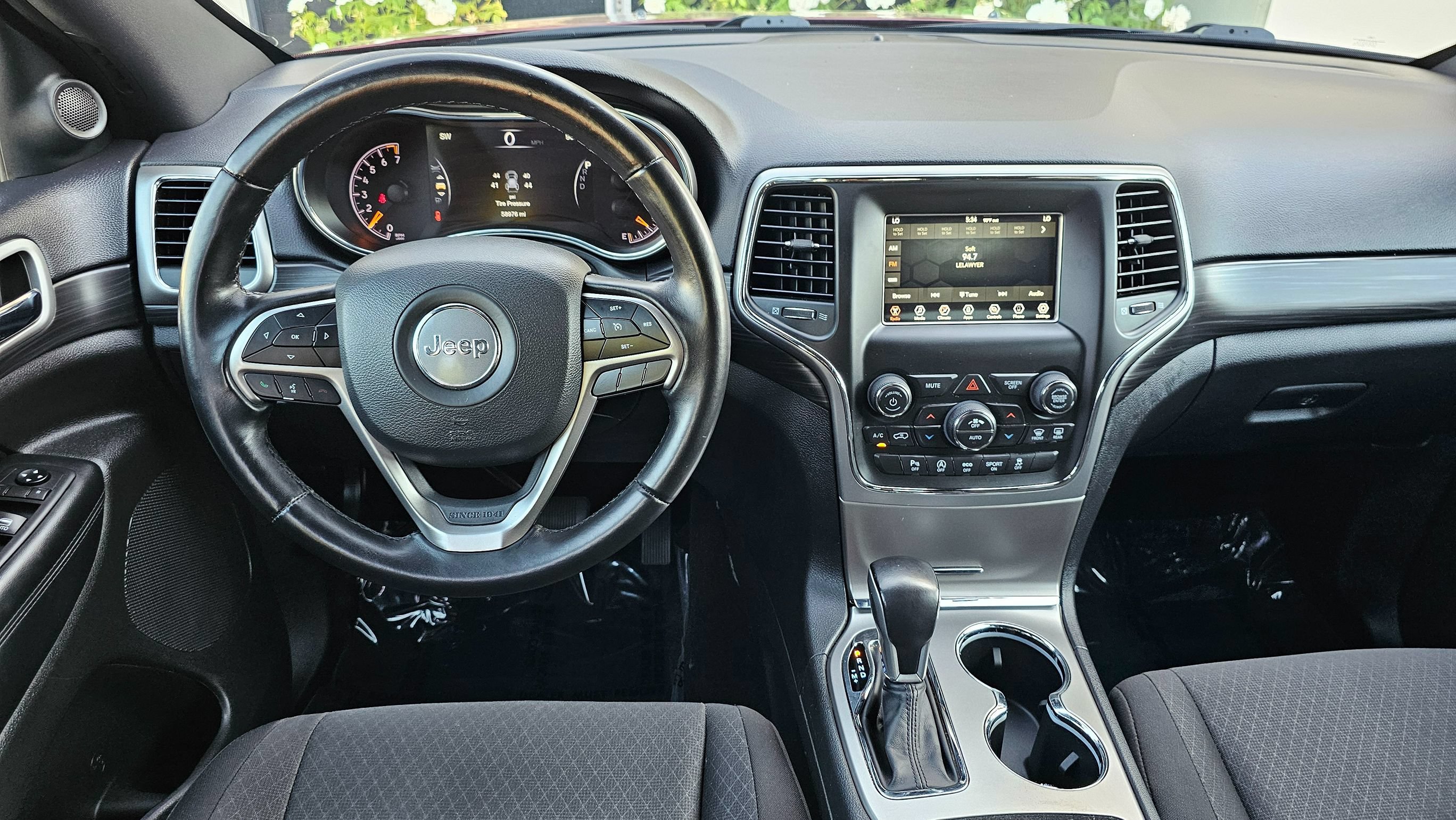 Used 2021 Jeep Grand Cherokee Laredo RWD image 20
