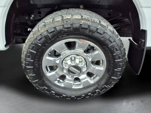 Used 2025 Ford F250 Lariat w/ Chrome Package AWD/4WD image 9