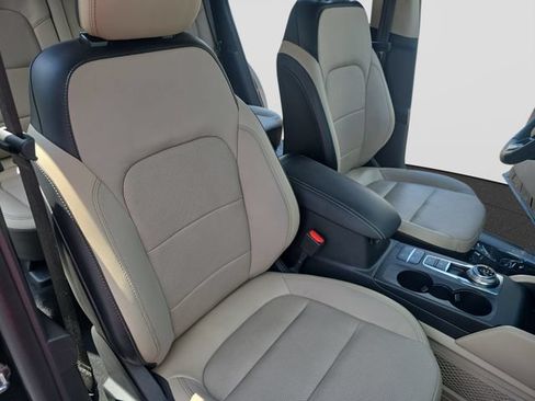 Used 2020 Ford Escape Titanium AWD/4WD image 10