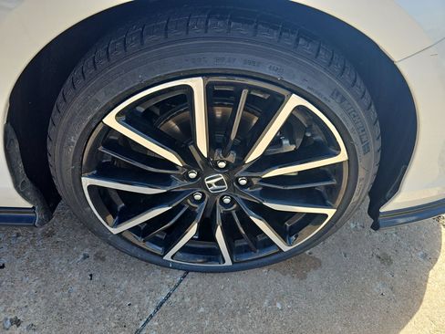 Used 2024 Honda Accord Touring image 3