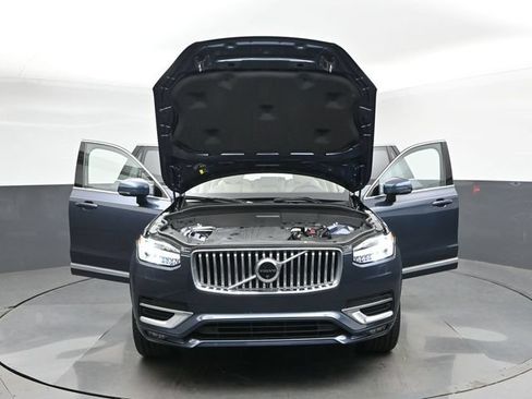 Used 2024 Volvo XC90 B5 Plus w/ Protection Package AWD/4WD image 48