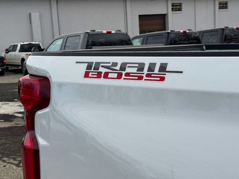 Used 2023 Chevrolet Silverado 1500 LT Trail Boss w/ Convenience Package II image 17