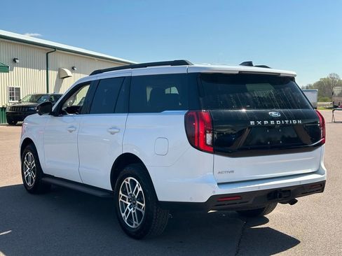 Used 2025 Ford Expedition Active AWD/4WD image 5