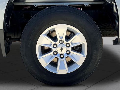 Used 2020 Chevrolet Silverado 1500 LT w/ Texas Edition image 11