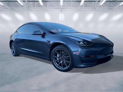 Used 2023 Tesla Model 3 Standard Range image 14