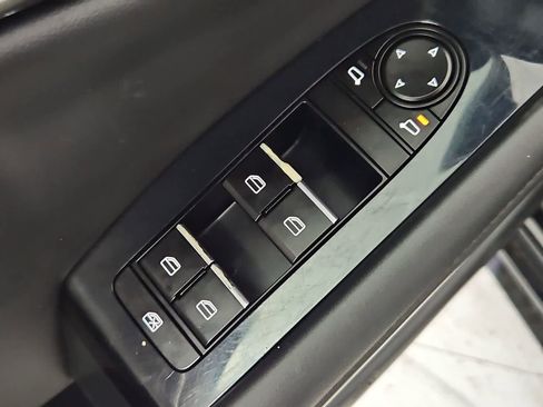 Used 2019 MAZDA MAZDA3 Hatchback image 17