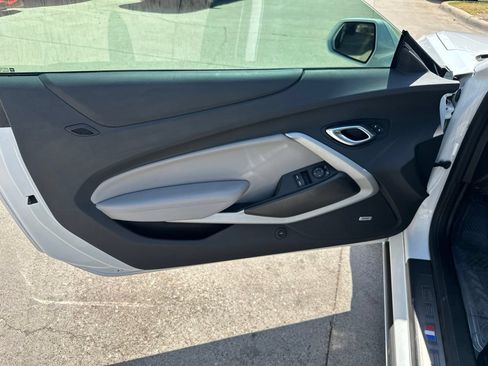 Used 2023 Chevrolet Camaro LT w/ Technology Package RWD image 10