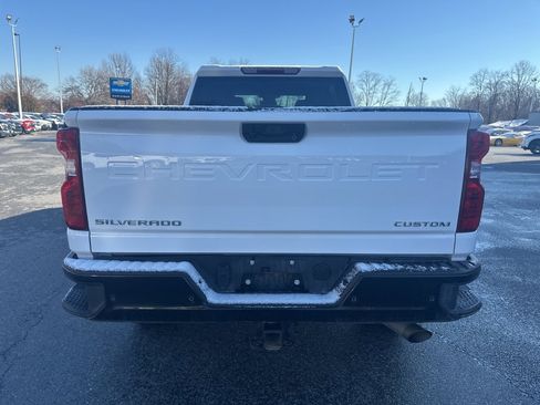 Used 2025 Chevrolet Silverado 2500 Custom w/ Custom Value Package image 6