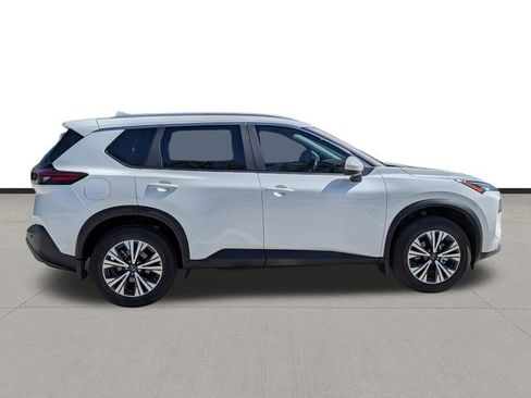 Used 2023 Nissan Rogue SV w/ SV Premium B Package image 4
