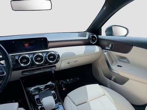 Used 2020 Mercedes-Benz A 220 4MATIC image 21