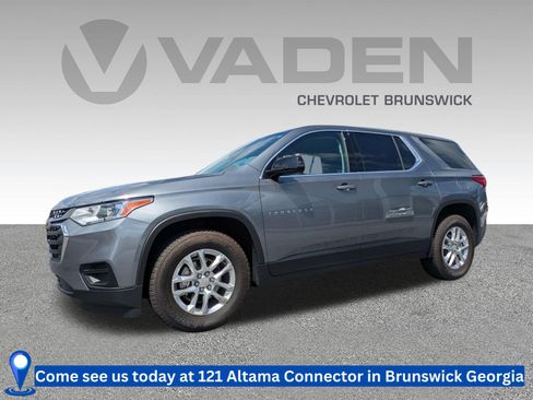 Used 2020 Chevrolet Traverse LS FWD image 1