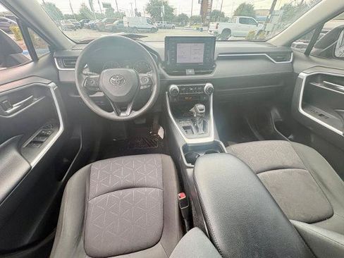 Used 2020 Toyota RAV4 XLE w/ Convenience Package FWD image 9