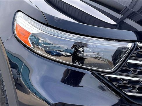 Used 2020 Ford Explorer XLT w/ Equipment Group 202A image 29