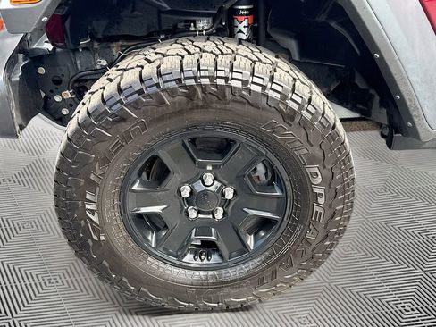 Used 2021 Jeep Gladiator Mojave AWD/4WD image 35
