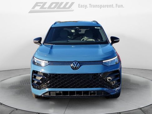 New 2026 Volkswagen Tiguan SE R-Line AWD/4WD image 2