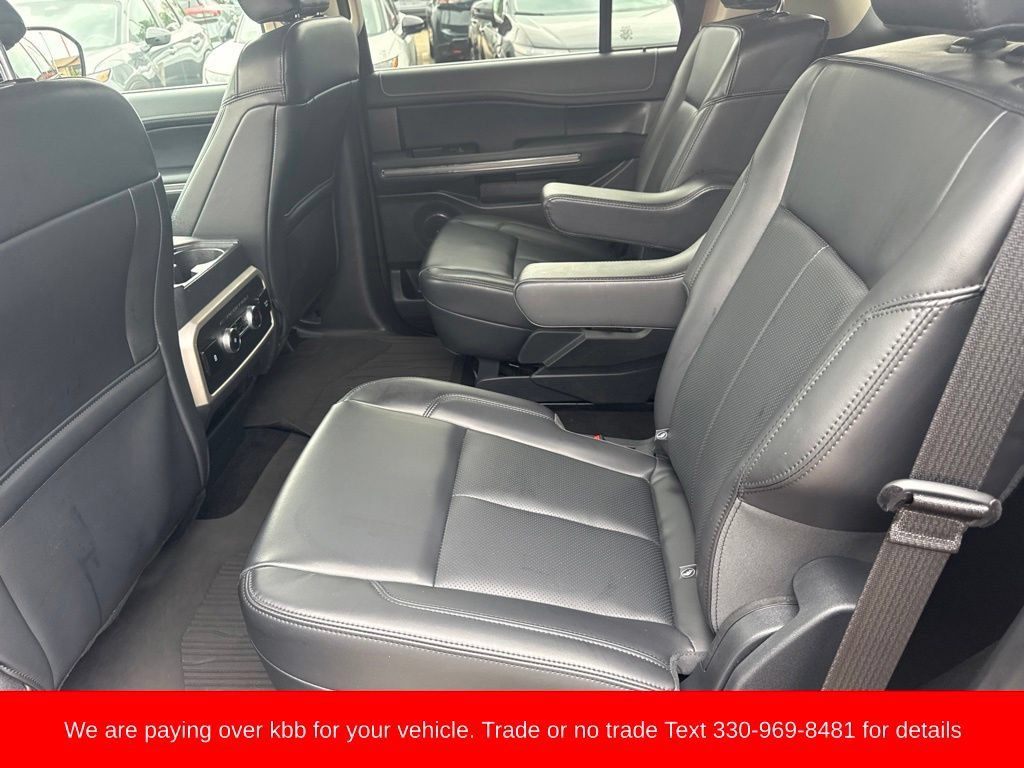 Used 2024 Ford Expedition XLT AWD/4WD image 10
