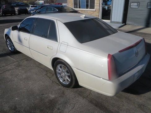 Used 2010 Cadillac DTS Luxury image 26