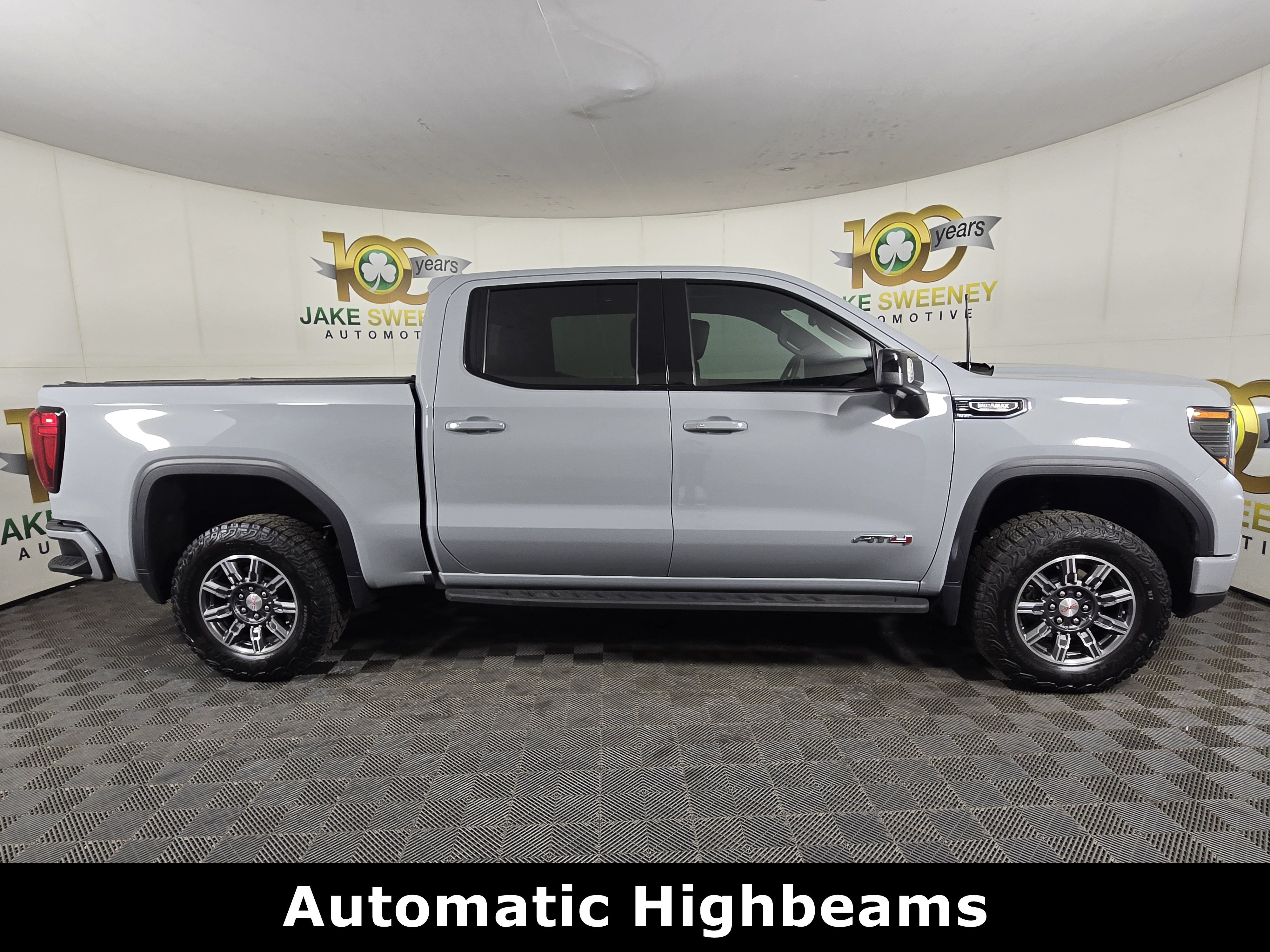 Used 2024 GMC Sierra 1500 AT4 w/ Technology Package AWD/4WD image 10