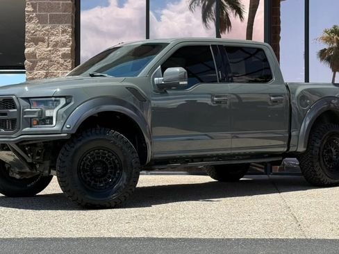Used 2018 Ford F150 Raptor w/ Equipment Group 802A Luxury AWD/4WD image 3