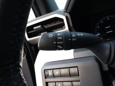 Used 2024 Toyota Tacoma TRD Off-Road image 18