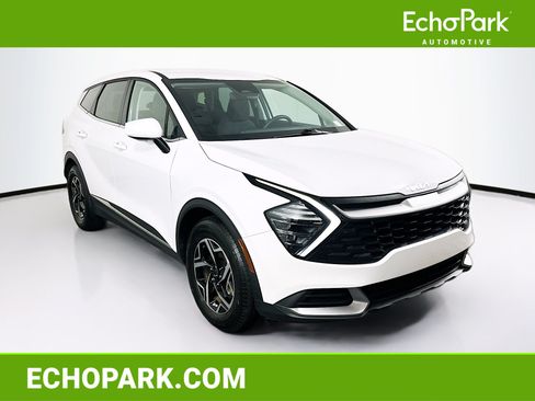 Used 2025 Kia Sportage LX FWD image 1