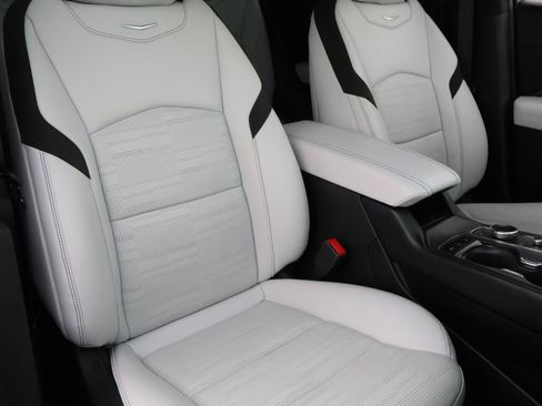 Certified 2024 Cadillac XT4 Sport FWD image 23