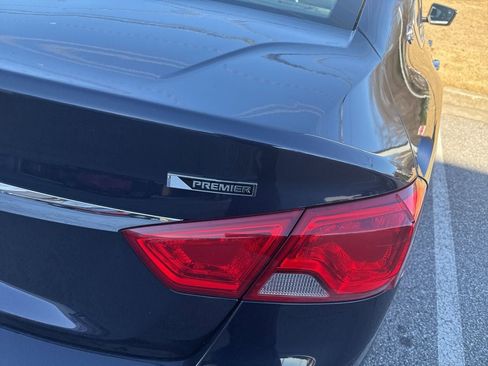 Used 2018 Chevrolet Impala Premier image 3