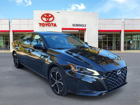 Used 2025 Nissan Altima 2.5 SR image 2