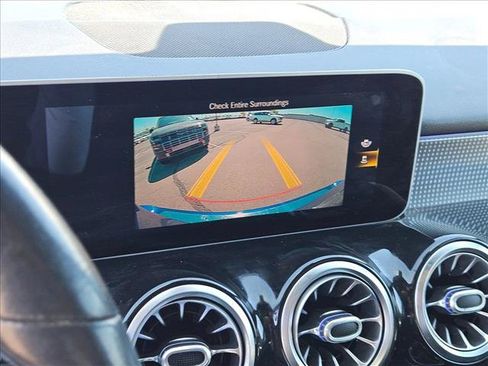 Used 2020 Mercedes-Benz GLB 250 image 11