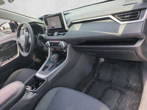 Certified 2025 Toyota RAV4 LE FWD image 21