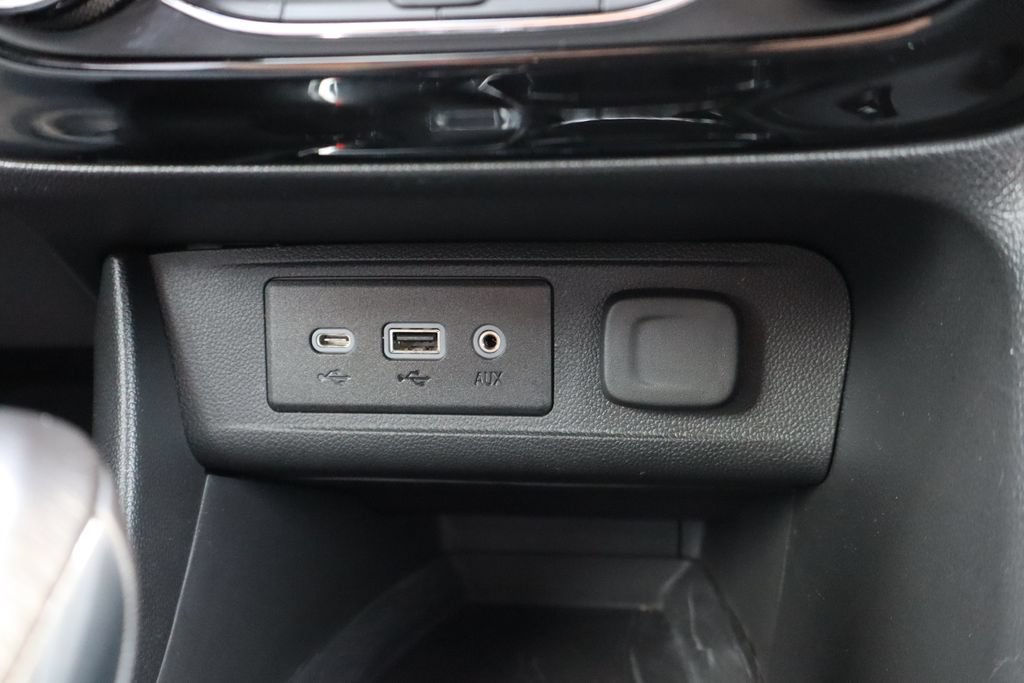Used 2023 Buick Encore GX Preferred w/ Cold Weather Comfort Package FWD image 15