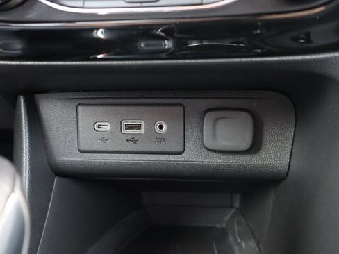 Used 2023 Buick Encore GX Preferred w/ Cold Weather Comfort Package FWD image 15