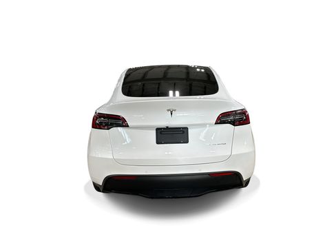 Certified 2022 Tesla Model Y Long Range AWD/4WD image 5