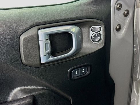 Used 2021 Jeep Wrangler Unlimited Sport AWD/4WD image 18