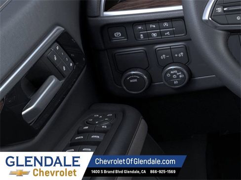 New 2026 Chevrolet Suburban Premier image 22