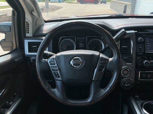 Used 2018 Nissan Titan Platinum Reserve w/ Platinum Utility Package AWD/4WD image 12