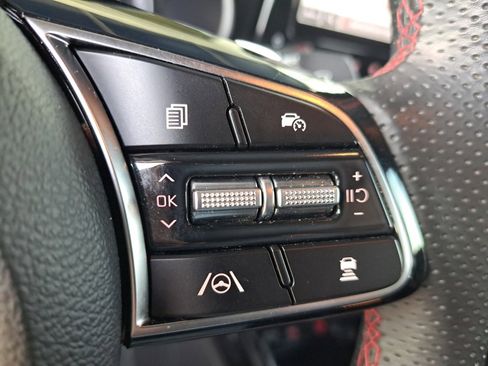 Used 2024 Kia Forte GT image 38