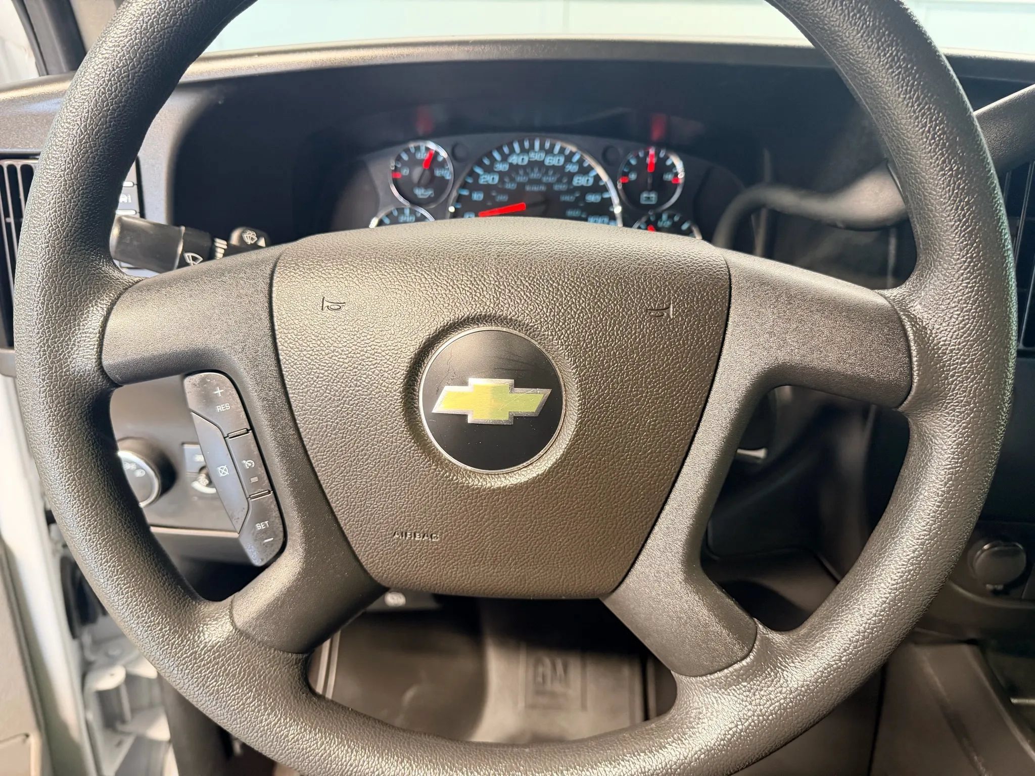 Used 2023 Chevrolet Express 3500 LT w/ LT Preferred Equipment Group RWD image 8