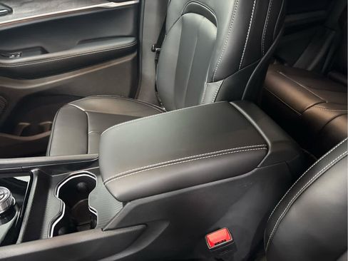 New 2025 Jeep Grand Cherokee Limited AWD/4WD image 39